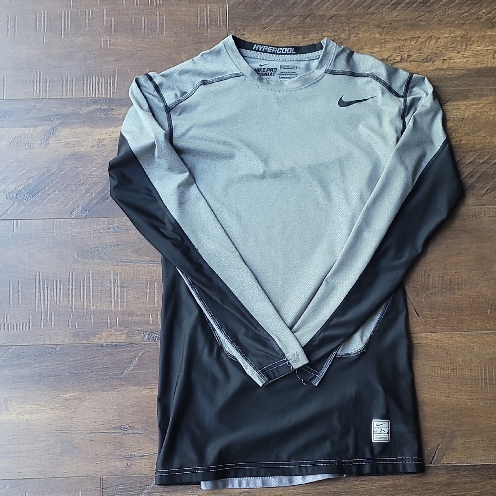 Nike Men's Black and Gray Long Sleeve Tee
